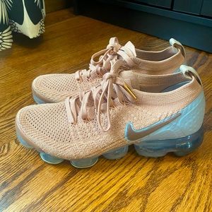 Nike Blush Pink and Gray Women’s Vapormax Flyknit